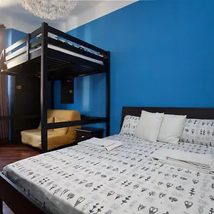 Apartment Colorful Apt In 